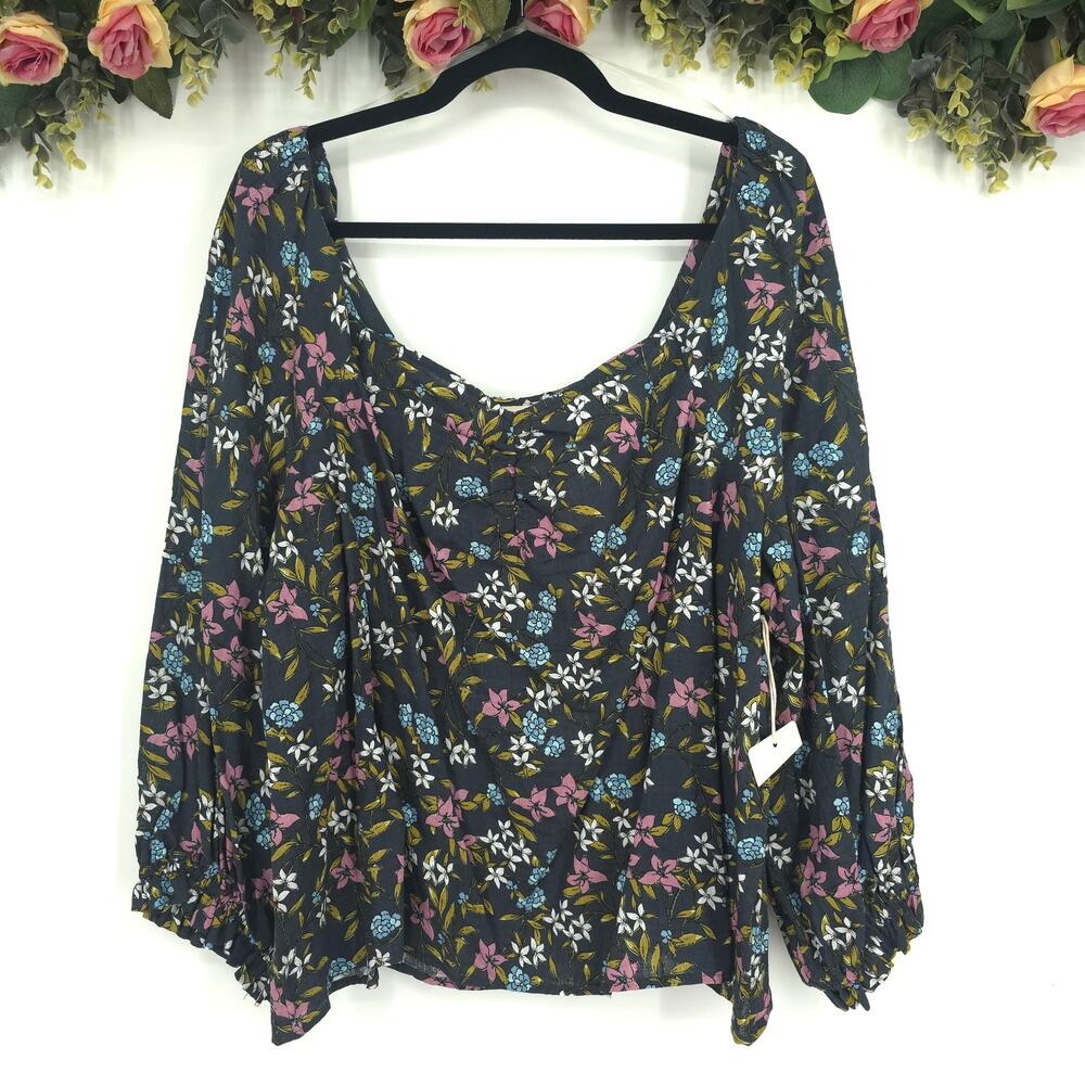 a.n.a. A New Approach Gray Lilith Floral Print Peasant Top Size 2X NWT